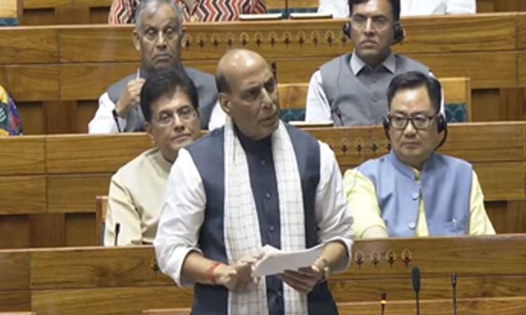 ऑपरेशन सिंदूर' पर संसद में गरजे रक्षा मंत्री, बोले- भारत शौर्य और धैर्य का प्रतीक