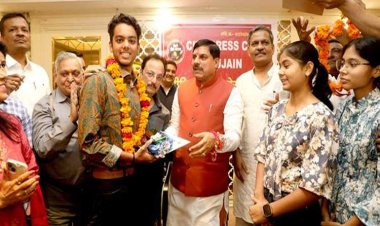 मुख्यमंत्री डॉ. यादव ने पत्रकारों के मेधावी बच्चों का किया सम्मान