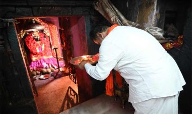 रायपुर : उपमुख्यमंत्री श्री विजय शर्मा ने माँ दंतेश्वरी की पूजा-अर्चना कर प्रदेशवासियों की खुशहाली की कामना की