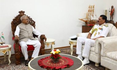 राज्यपाल श्री पटेल से एडमिरल दिनेश कुमार त्रिपाठी ने की सौजन्य भेंट