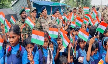 रायपुर : आज़ादी के बाद पहली बार बस्तर के 29 गांवों में शान से लहराया तिरंगा