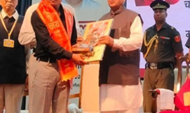 राज्यपाल मंगुभाई पटेल ने भोपाल में किया उमाशंकर ब्रह्मे का सम्मान