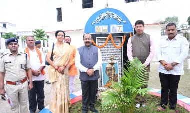 रायपुर : कैदियों ने 'पुष्प की अभिलाषा' का किया सामूहिक पाठ