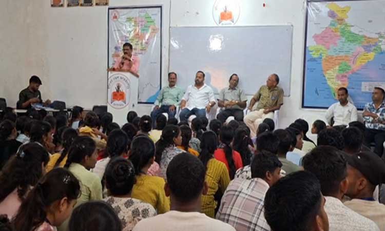 बेमेतरा में शुरू हुआ MLA फैलोशिप प्रोग्राम, युवाओं को मिलेगी मुफ्त कोचिंग और प्रोत्साहन