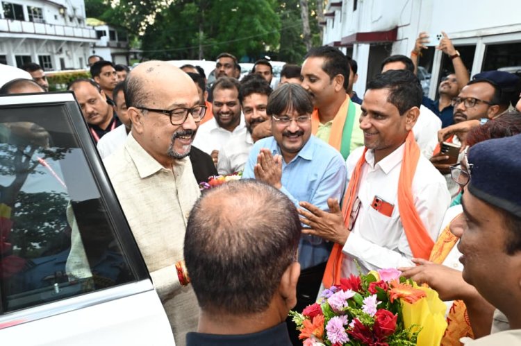 रायपुर : राज्यपाल श्री रमेन डेका का रायगढ़ सर्किट हाउस पहुंचने पर किया गया भव्य स्वागत