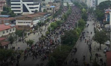 नेपाल में सोशल मीडिया बैन के खिलाफ भड़के हिंसक प्रदर्शन, अब तक 14 की मौत