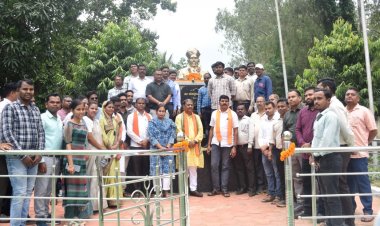 रायपुर : वन मंत्री श्री केदार कश्यप ने किया भारत रत्न विश्वेश्वरैया को नमन