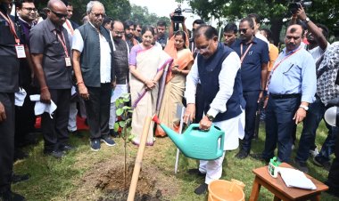 रायपुर : प्रधानमंत्री श्री मोदी के जन्म दिवस पर स्वस्थ्य नारी-सशक्त परिवार योजना का देशव्यापी शुभारंभ