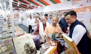 मुख्यमंत्री योगी आदित्यनाथ ने लखनऊ विश्वविद्यालय में गोमती पुस्तक महोत्सव का उद्घाटन किया