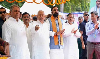 मुख्यमंत्री नीतीश कुमार ने वाल्मिकीनगर में 1198 करोड़ की 357 योजनाओं का उद्घाटन और शिलान्यास किया