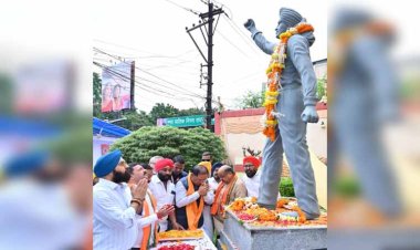 रायपुर : मुख्यमंत्री श्री विष्णु देव साय ने अमर शहीद भगत सिंह की प्रतिमा पर माल्यार्पण कर किया नमन