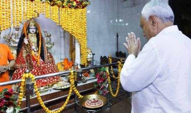 महाअष्टमी पर सीएम नीतीश कुमार ने पटना सिटी के मंदिरों में की पूजा-अर्चना