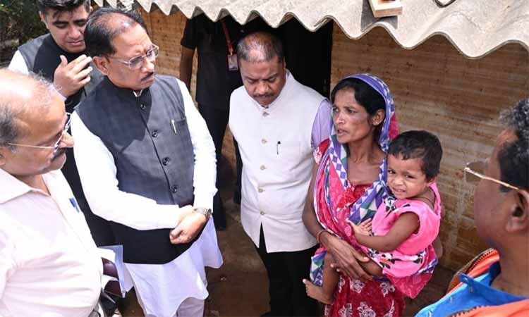 रायपुर : प्रशासन की तत्परता: बाढ़ प्रभावितों को मिला राशन