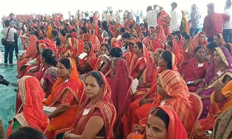 राजपुर में नीतीश कुमार का स्वागत, जीविका दीदियों ने जताया आभार