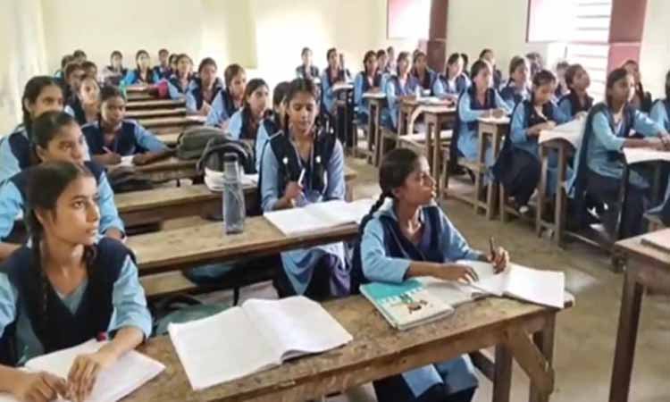 बिहार में बेटियों की शिक्षा को मिला नया आयाम, बेगूसराय में दसवीं बोर्ड परीक्षा में छात्राओं की संख्या लड़कों से अधिक