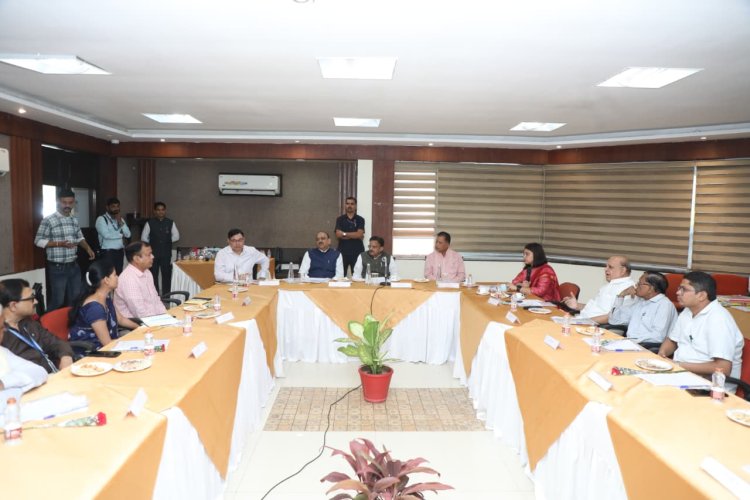 फार्मेसी पंजीयन प्रक्रिया होगी पूरी तरह ऑनलाइन, पूरी पारदर्शिता से करें प्रकरणों का निराकरण : उप मुख्यमंत्री श्री शुक्ल