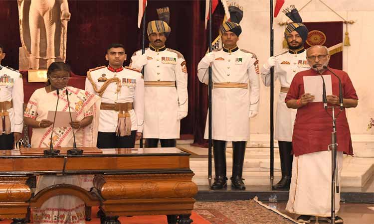 सी. पी. राधाकृष्णन ने ली शपथ, बने भारत के 15वें उपराष्ट्रपति