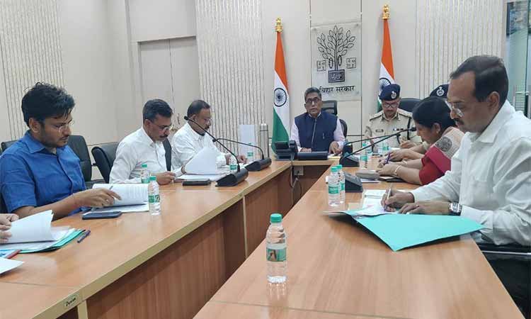 दुर्गा पूजा 2025: मुख्य सचिव प्रत्यय अमृत ने अधिकारियों को दिए सख्त निर्देश, शांति और सुरक्षा सर्वोच्च प्राथमिकता