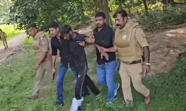 गोण्डा में लड़की पर चाकू से हमला करने वाला युवक मुठभेड़ में गिरफ्तार