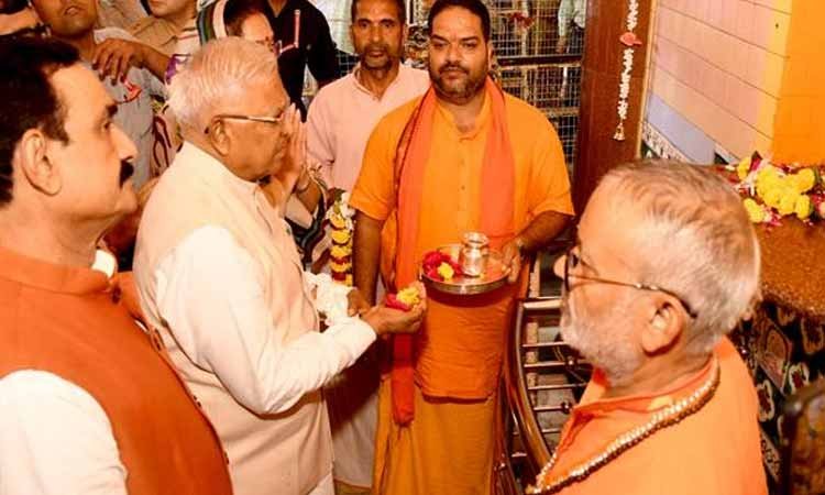 राज्यपाल श्री मंगुभाई पटेल ने दतिया शक्तिपीठ में की माँ पीताम्बरा की पूजा अर्चना