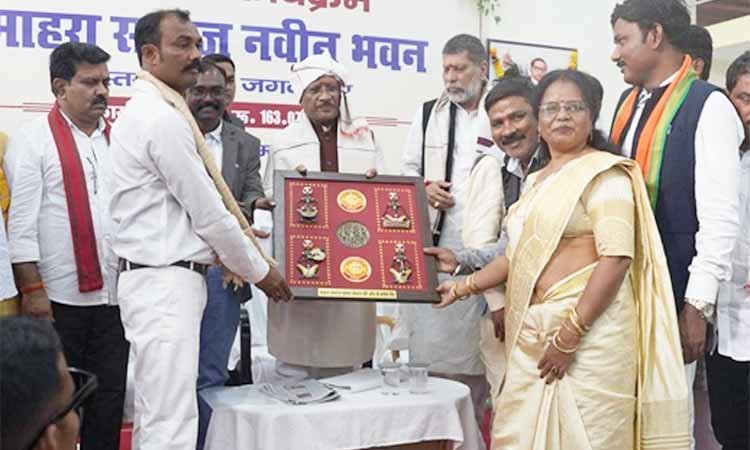 रायपुर : मुख्यमंत्री श्री विष्णुदेव साय ने किया माहरा समाज के नवनिर्मित सामाजिक भवन का लोकार्पण: एक करोड़ 63 लाख रुपए की लागत से बना सामाजिक भवन