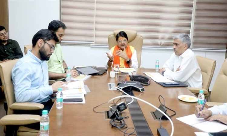 सिंहस्थ के निर्माण कार्यों का वरिष्ठ अधिकारी लगातार करें निरीक्षण: नगरीय प्रशासन मंत्री श्री विजयवर्गीय