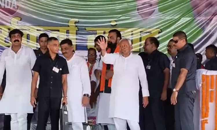 भभुआ में 980 करोड़ की 178 विकास योजनाओं का शिलान्यास व उद्घाटन, नीतीश कुमार ने किया जनता से संवाद