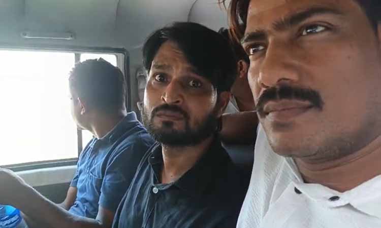 रिश्वतखोरी में रंगेहाथ पकड़े गए जिला नियोजन पदाधिकारी और कंप्यूटर ऑपरेटर