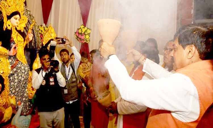 मुख्यमंत्री डॉ. यादव ने बंगाली मार्केट और ऋषि नगर में माता काली और माता शक्ति का पूजन किया