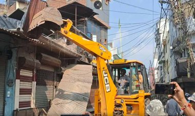 बरेली में उपद्रव प्रभावित क्षेत्र में नगर निगम की बड़ी कार्रवाई, 200 से अधिक दुकानों के अतिक्रमण हटाए