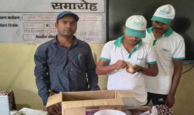 रायपुर : आत्मसमर्पित माओवादियों ने थामी तरक्की की डोर : बीजापुर के 32 पूर्व माओवादियों ने सीखा कुक्कुटपालन और बकरीपालन का गुर