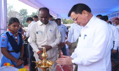 रायपुर : खेल हमें जीवन में बहुत कुछ सिखाता है, खेल से मिलती है आगे बढ़ने की प्रेरणा : उद्योग मंत्री श्री लखन लाल देवांगन