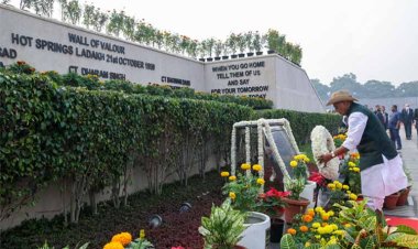 रक्षा मंत्री राजनाथ सिंह ने पुलिस स्मृति दिवस पर पुलिस और अर्धसैनिक बलों को अर्पित की श्रद्धांजलि