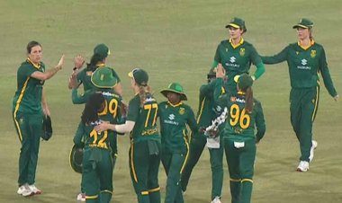 दक्षिण अफ्रीका ने पाकिस्तान को 150 रनों से हराया, मरिज़ाने कैप और लौरा वोल्वार्ड्ट की शानदार प्रदर्शन से शीर्ष पर पहुंची टीम