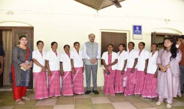 रायपुर : राज्यपाल श्री रमेन डेका ने दुगली में वनधन विकास केन्द्र का किया अवलोकन