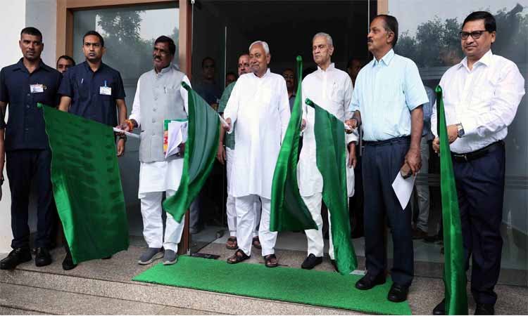 मुख्यमंत्री नीतीश कुमार ने वासंतिक (रबी) महाभियान 2025-26 का शुभारंभ किया, किसान जागरूकता वाहनों को किया रवाना