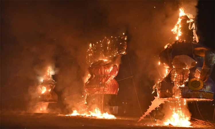 रायपुर : डब्लू आर एस कॉलोनी में रावण दहन: राज्यपाल रमेन डेका और मुख्यमंत्री विष्णु देव साय की उपस्थिति में उमड़ा उत्साह