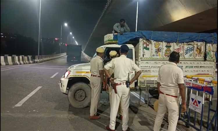 पटना चुनाव: वाहन से 5 लाख नकद बरामद, तीन गिरफ्तार