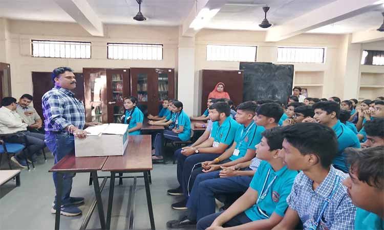 उज्जैन पब्लिक स्कूल में सीपीआर प्रशिक्षण, बच्चों को सिखाया जीवन बचाने का तरीका