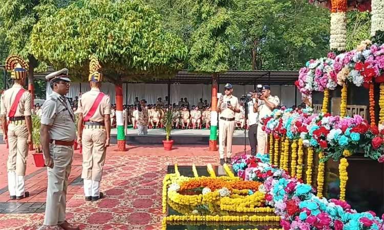 इंदौर में पुलिस स्मृति दिवस परेड आयोजित, शहीदों को दी गई श्रद्धांजलि