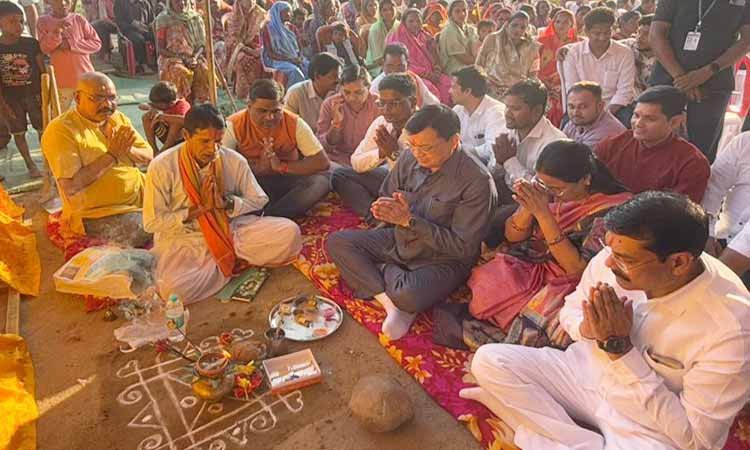 रायपुर : उद्योग मंत्री ने वार्ड क्र. 54 व 55 को दी साढे़ 52 लाख रू. के विकास कार्यो की सौगात