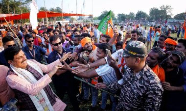 'देश के दुश्मनों के सुर में सुर मिलाती है कांग्रेस..,' बिहार में गरजे सीएम डॉ. मोहन, बोले- विपक्ष ने कराए हिंदु-मुस्लिम दंगे