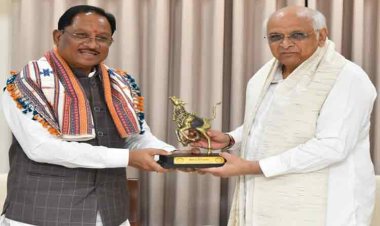 रायपुर : मुख्यमंत्री श्री विष्णु देव साय ने गांधीनगर में गुजरात के मुख्यमंत्री श्री भूपेंद्र पटेल से की सौजन्य भेंट