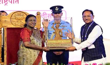 रायपुर : आदिवासी परिवारों को शिक्षा, आजीविका, स्वास्थ्य और विकास के मिल रहे नए अवसर : राष्ट्रपति श्रीमती द्रौपदी मुर्मु