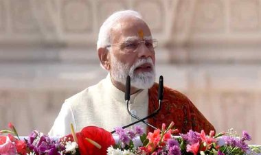अयोध्या राम मंदिर में हुआ ध्वजारोहण, पीएम मोदी बोले—‘आज संपूर्ण भारत राममय’