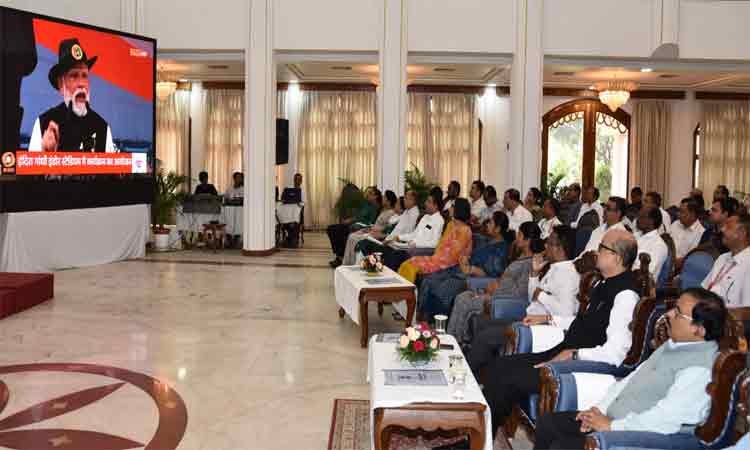 रायपुर : राजभवन में 'वंदे मातरम्' के 150 वर्ष पर सामूहिक गायन