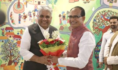 मुख्यमंत्री श्री चौहान ने केन्द्रीय मंत्री श्री भूपेन्द्र यादव का स्वागत किया