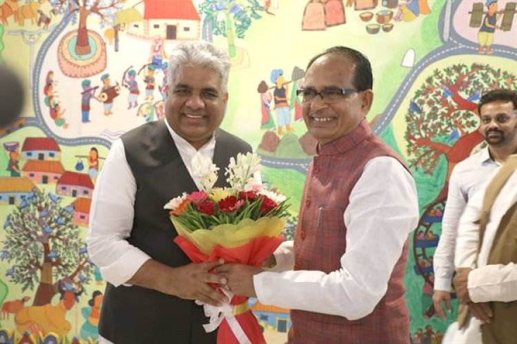 मुख्यमंत्री श्री चौहान ने केन्द्रीय मंत्री श्री भूपेन्द्र यादव का स्वागत किया