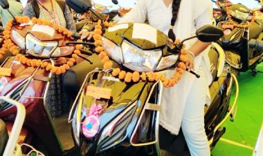 स्कूटी पाकर अभिभूत है दिव्यांग ममता