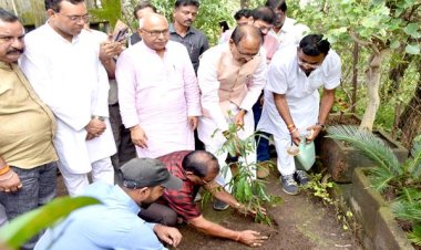 मुख्यमंत्री श्री चौहन ने सारणी में लगाया मौलश्री का पौधा